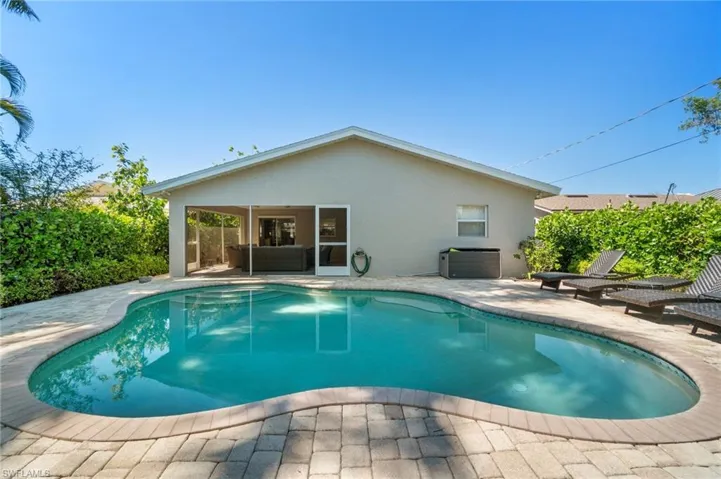 740  106th N AVE, Naples, FL 34108
