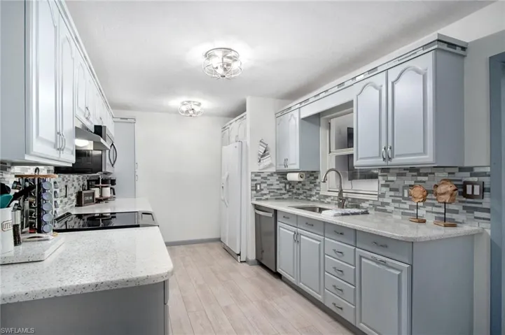 740  106th N AVE, Naples, FL 34108