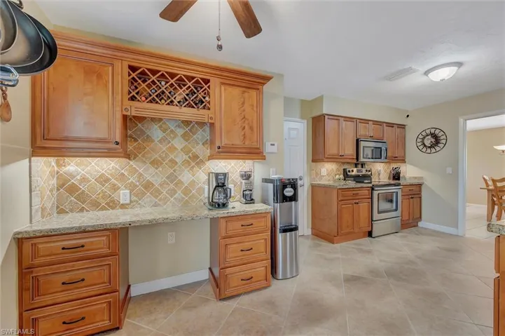 715 96th Ave N, Naples, Florida 34108