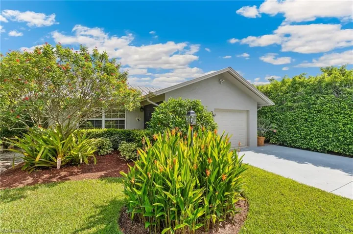715 96th Ave N, Naples, Florida 34108