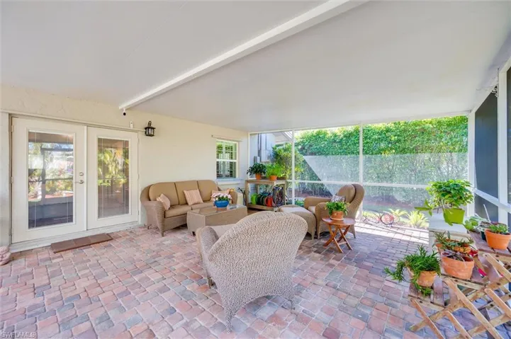 715 96th Ave N, Naples, Florida 34108