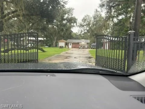 electric gate