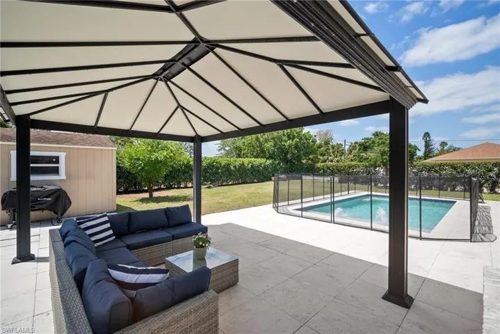 206 Willowick Dr, Naples Fl 34110