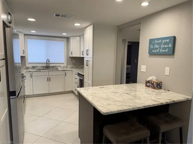 Kitchen with Island