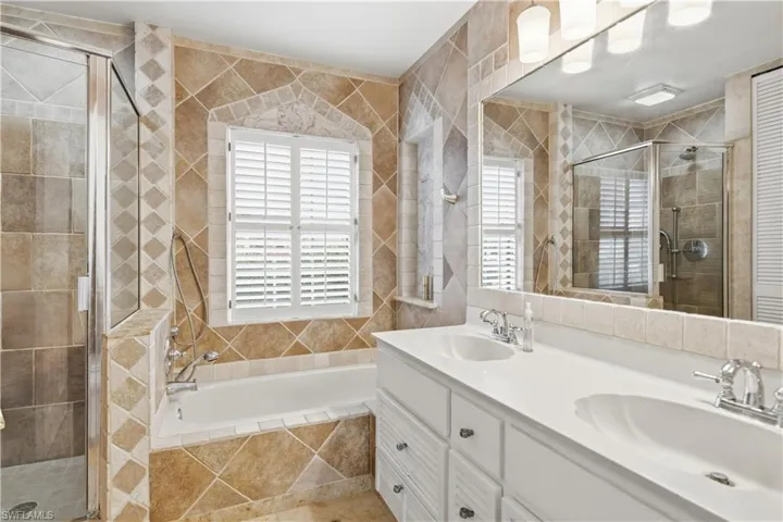 128 Viking Way, Naples, Florida 34110
