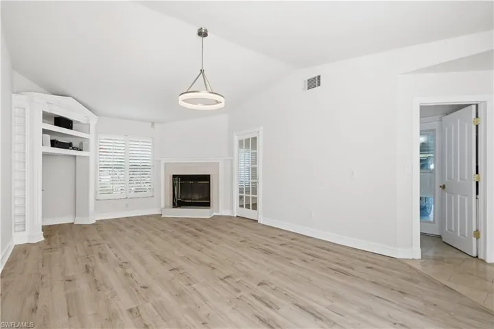 128 Viking Way, Naples, Florida 34110
