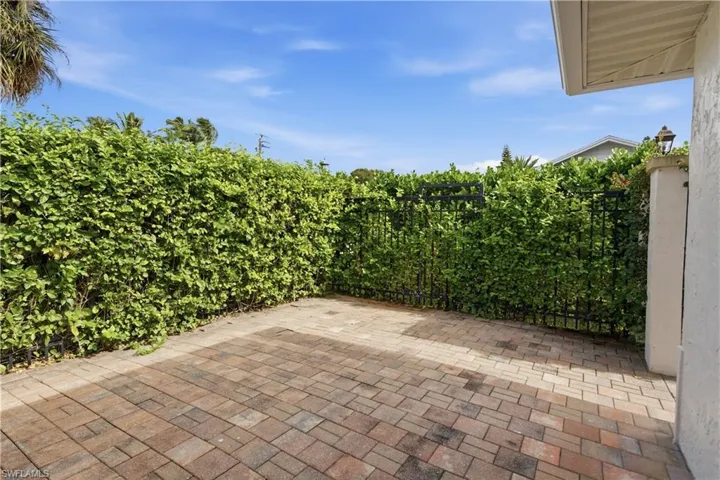 128 Viking Way, Naples, Florida 34110