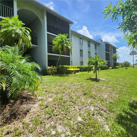 1st Floor - No Stairs! * Private Woods View!