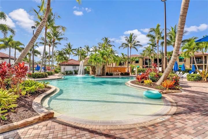RESORT POOL