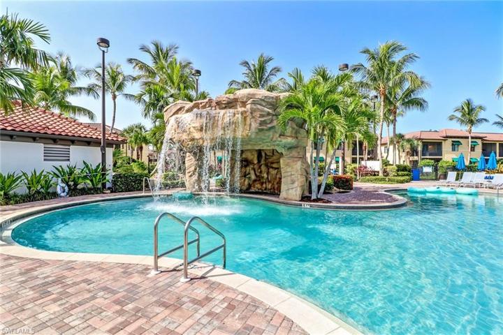RESORT POOL