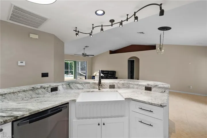 Deep full size farm house sink and goose neck faucet
