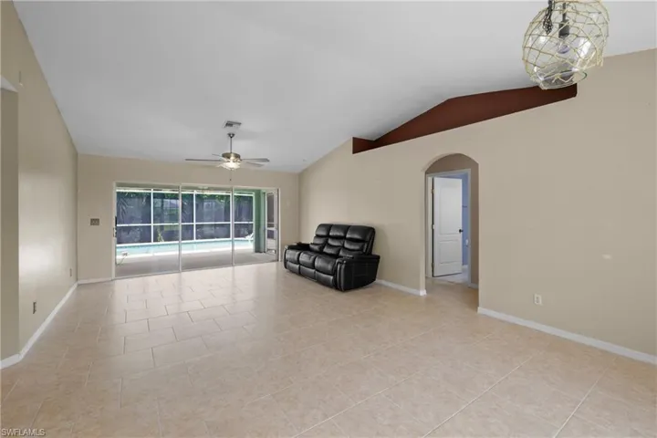 Split bedroom floor plan...view of full bath and two bedroom hall