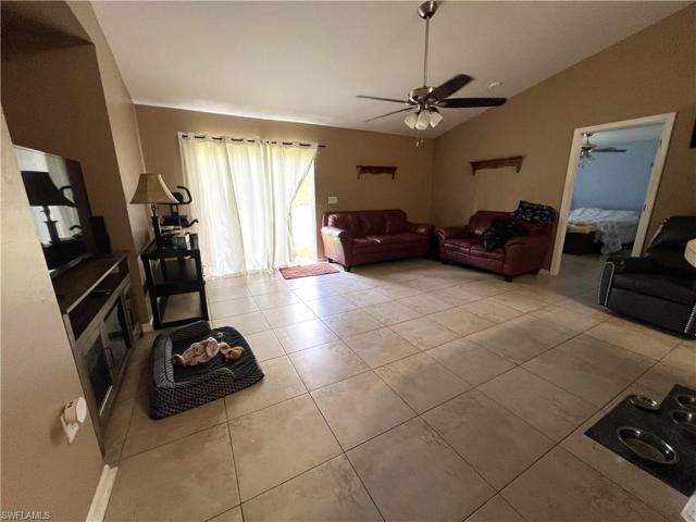 1009 Edison AVE, LEHIGH ACRES FL 33972