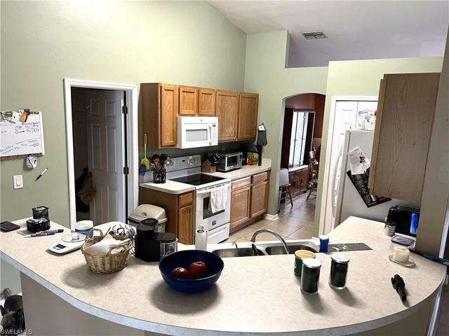 1009 Edison AVE, LEHIGH ACRES FL 33972