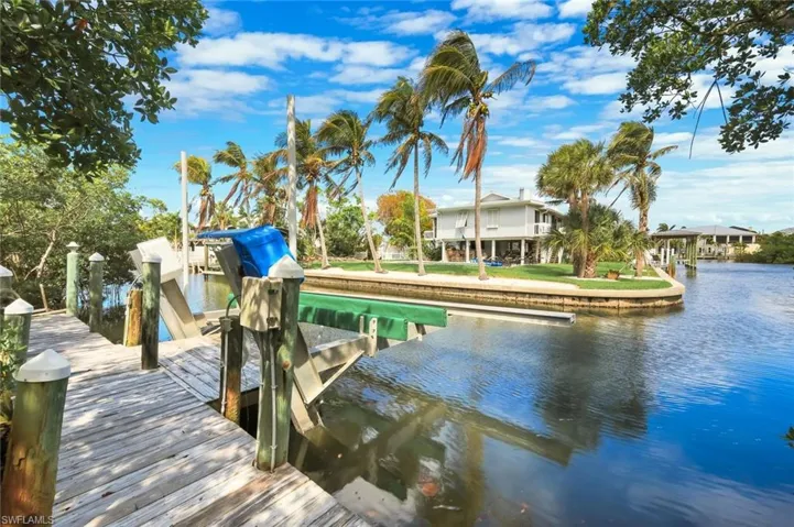 21580  Indian Bayou  DR, Fort Myers Beach, FL 33931
