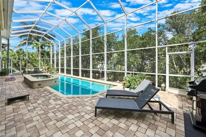 21580  Indian Bayou  DR, Fort Myers Beach, FL 33931