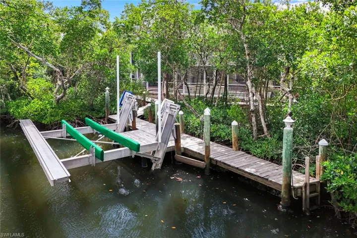 21580  Indian Bayou  DR, Fort Myers Beach, FL 33931
