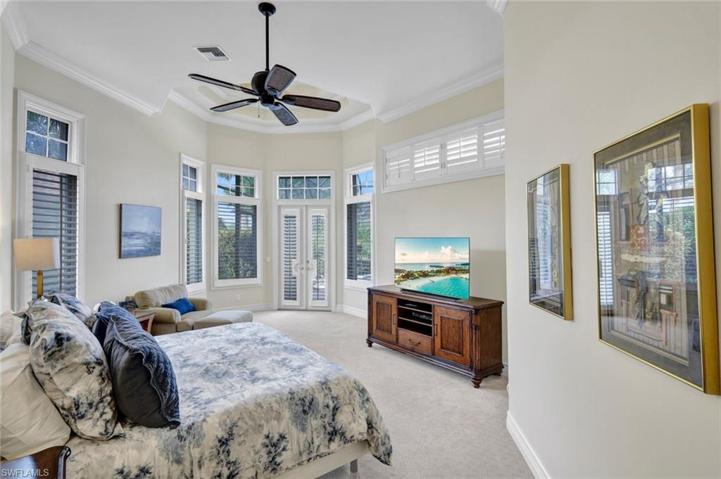 Sitting Room w/ Tray Ceiling in Owner's Suite