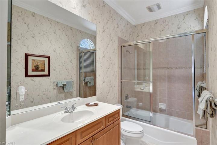 En-Suite Bath