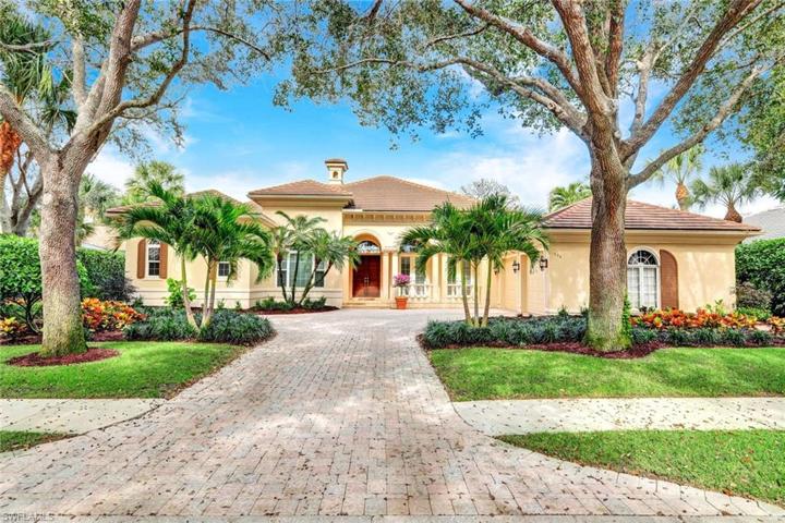 Sprawling Single-Story Residence on Large 0.38 Acre Lot (16,553 Sq. Ft.)