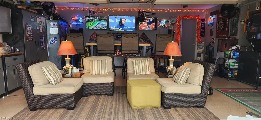 2 Car Garage/Man-Cave