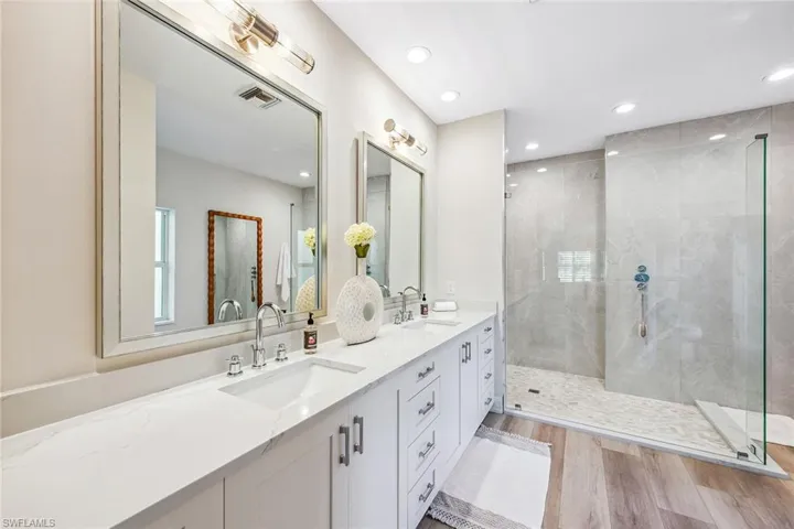 7960  Tiger Lily  DR, Naples, FL 34113