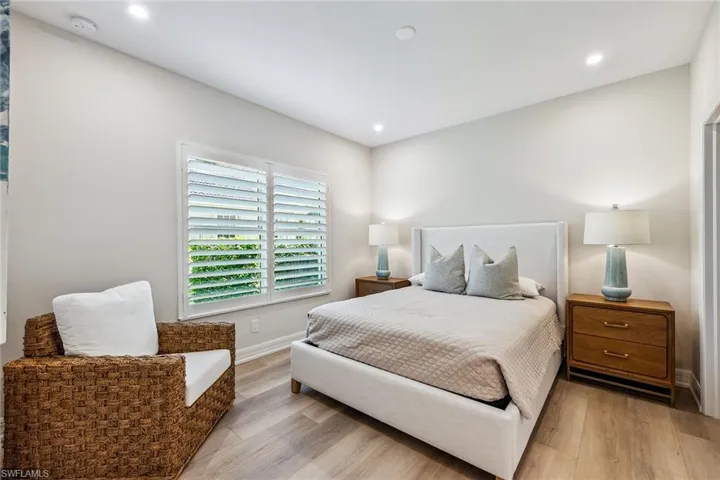 7960  Tiger Lily  DR, Naples, FL 34113