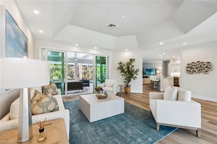 7960  Tiger Lily  DR, Naples, FL 34113