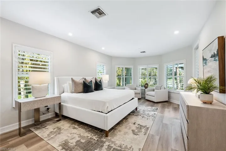 7960  Tiger Lily  DR, Naples, FL 34113