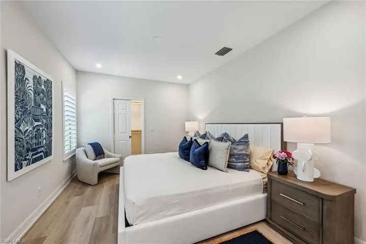7960  Tiger Lily  DR, Naples, FL 34113