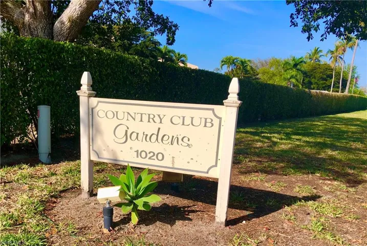 1020 Palm View DR # 302, NAPLES FL 34110