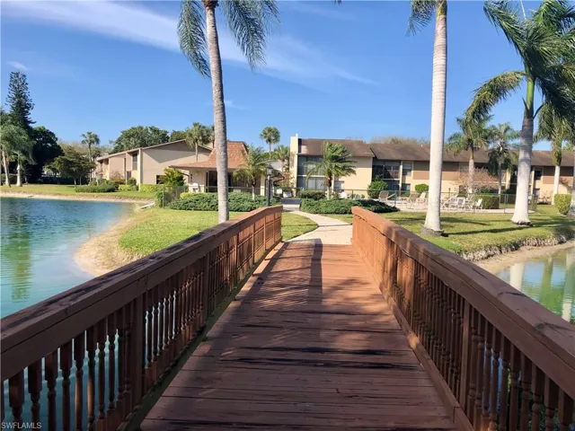 1020 Palm View DR # 302, NAPLES FL 34110