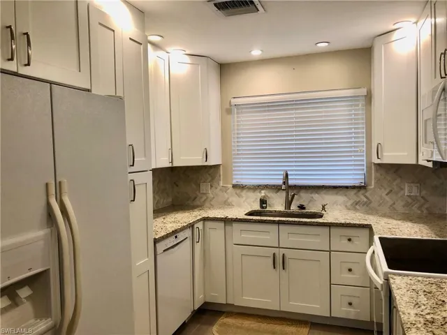 1020 Palm View DR # 302, NAPLES FL 34110