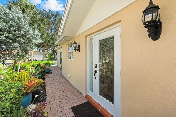 5425 Guadeloupe Way, Naples, Florida 34119