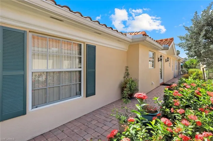 5425 Guadeloupe Way, Naples, Florida 34119
