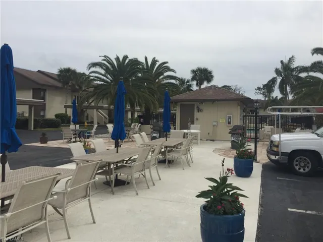 5770  Trailwinds  DR, Fort Myers, FL 33907