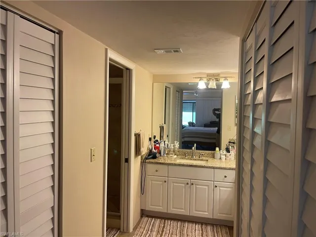 5770  Trailwinds  DR, Fort Myers, FL 33907