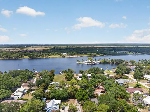 2212 River Pine Dr, Fort Myers, Florida 33905