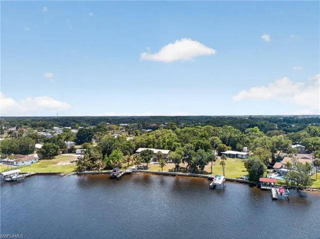 2212 River Pine Dr, Fort Myers, Florida 33905