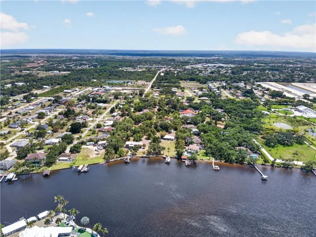 2212 River Pine Dr, Fort Myers, Florida 33905