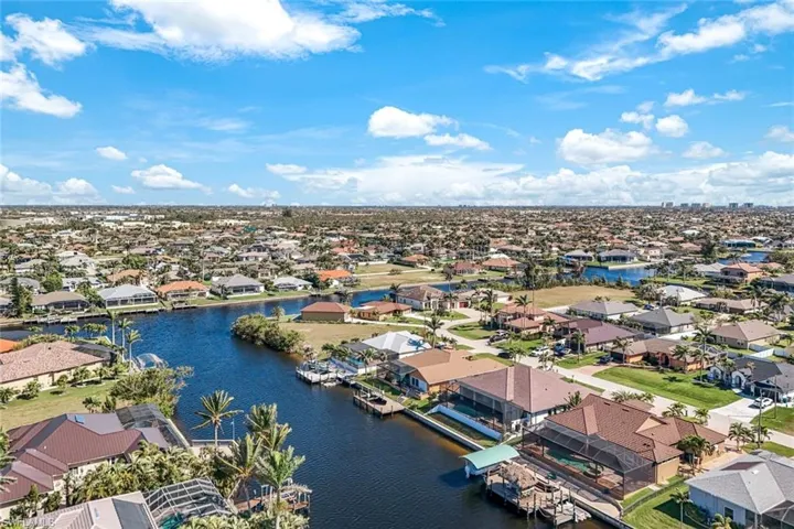 2811 Sw 34th Ter, Cape Coral, Florida 33914