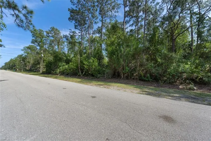 5080  Hickory Wood  DR, Naples, FL 34119