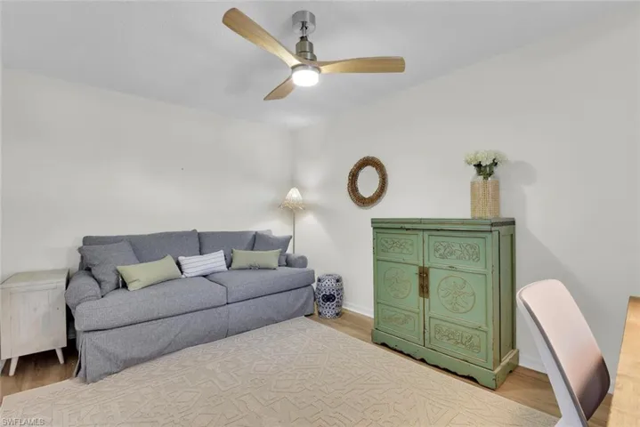 10682  Gulf Shore  DR, Naples, FL 34108