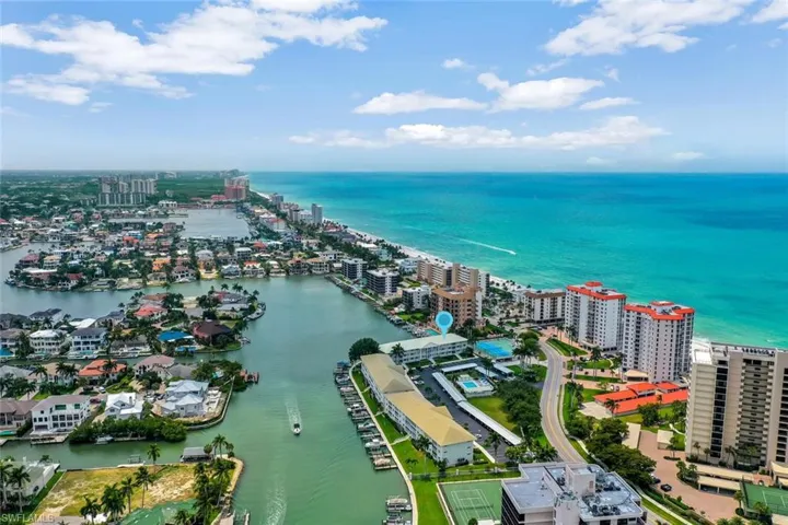 10682  Gulf Shore  DR, Naples, FL 34108