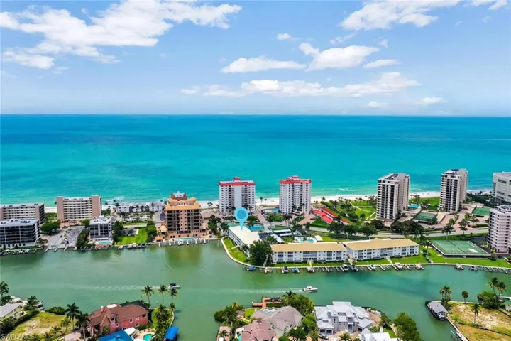 10682  Gulf Shore  DR, Naples, FL 34108