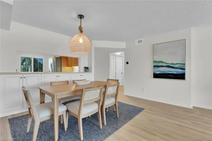 10682  Gulf Shore  DR, Naples, FL 34108