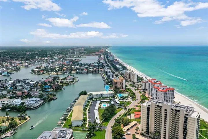 10682  Gulf Shore  DR, Naples, FL 34108