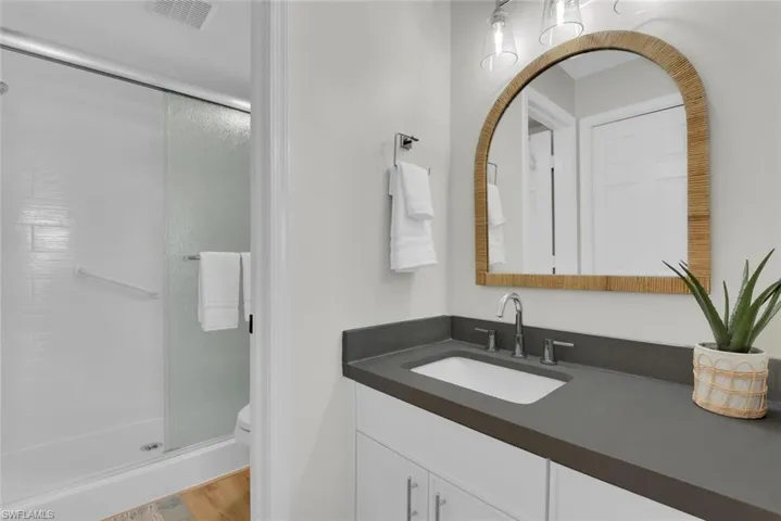 10682  Gulf Shore  DR, Naples, FL 34108