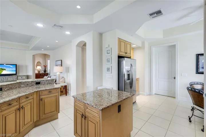 Open To Breakfast Nook, Living Rm