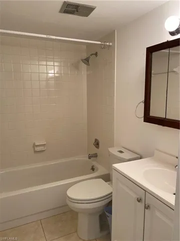 7050  Nantucket  CIR, North Fort Myers, FL 33917